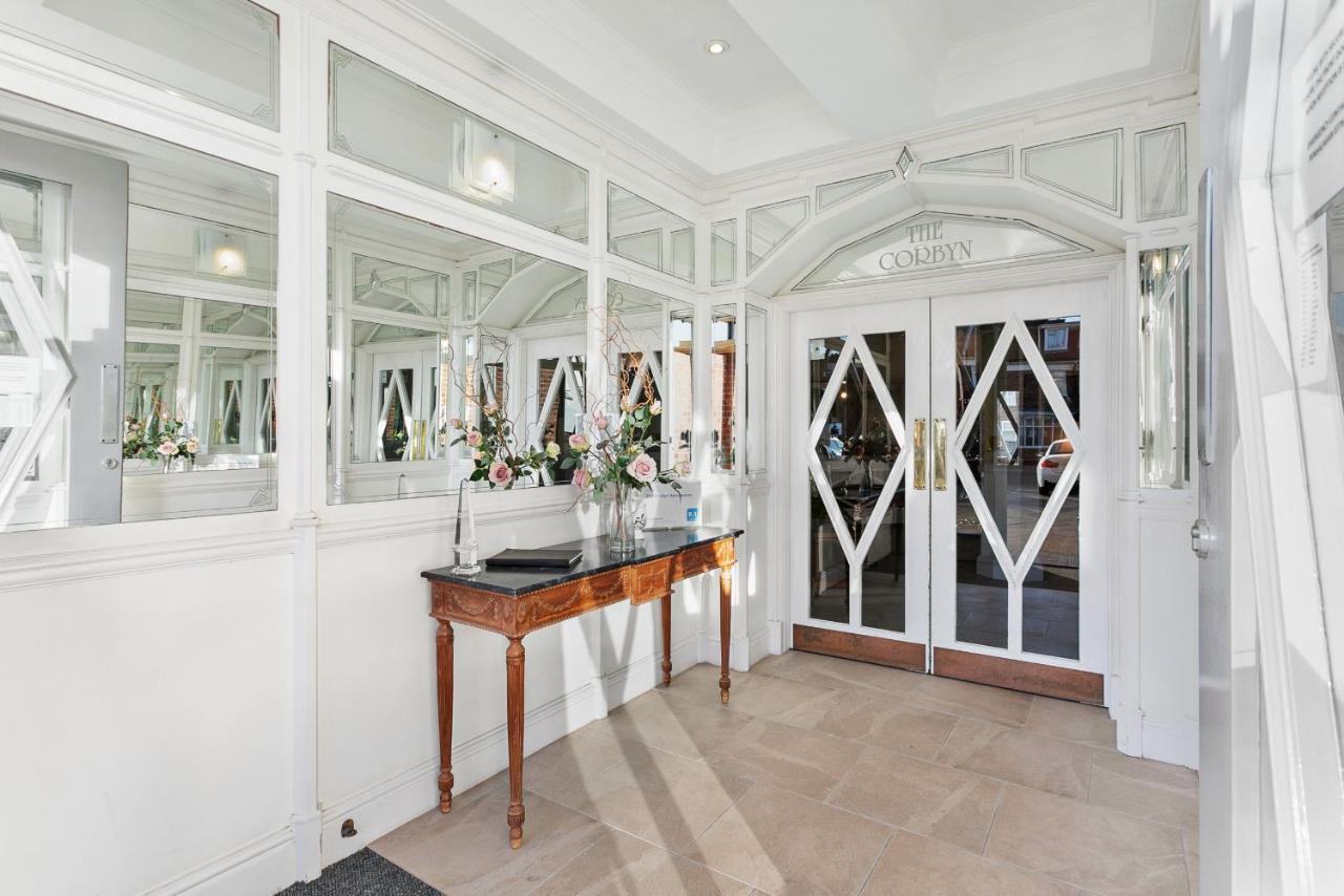 The Seaview Suites At The Corbyn Apartments Torquay Eksteriør bilde