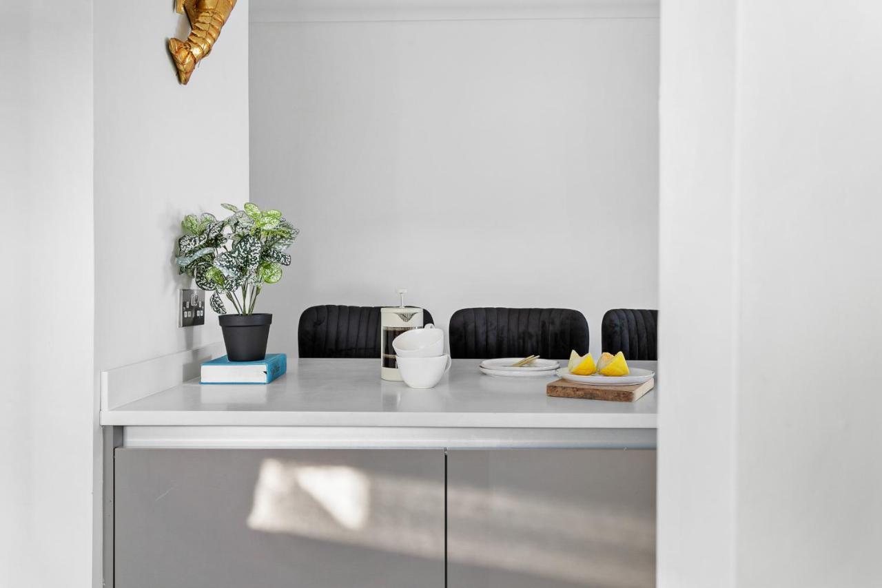 The Seaview Suites At The Corbyn Apartments Torquay Eksteriør bilde